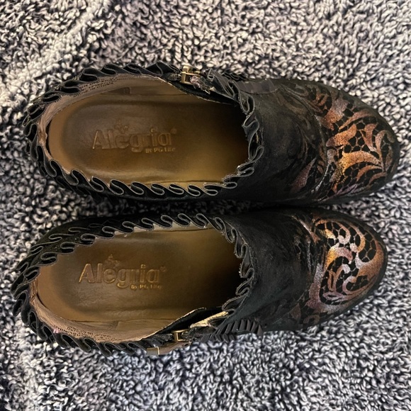 Algeria multi-colored, zipper ankle boots, with black ruffle. - Picture 2 of 3